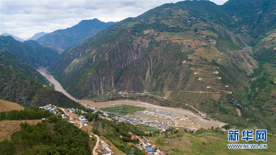 （直過民族脫貧攻堅·圖文互動）（3）下山！傈僳群眾開啟新生活