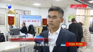 廊萬(wàn)路一渣土車與私家車相撞